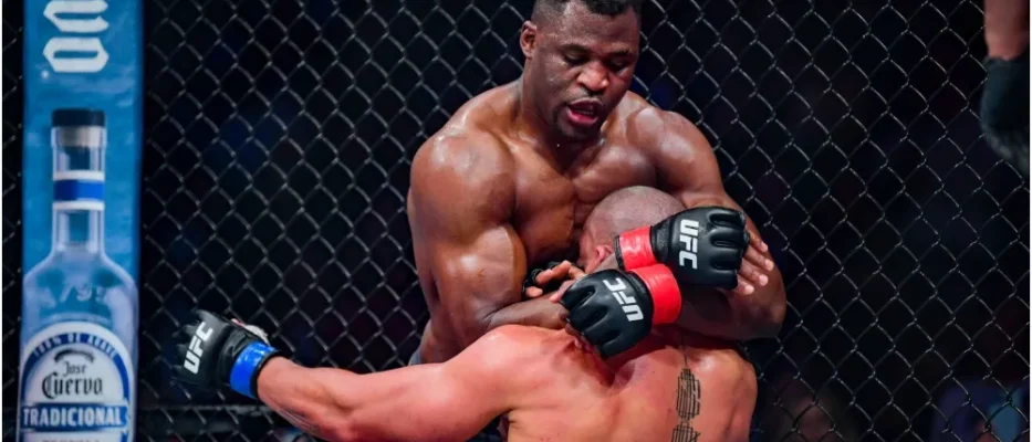 Francis Ngannou retourne dans la cage après une tragédie personnelle