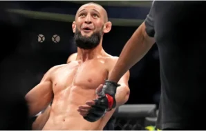 « La puissance la plus extraordinaire » - Khamzat Chimaev marque l’UFC