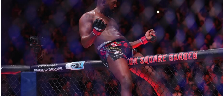 Chael Sonnen à propos de Jon Jones : “C’est terrifiant à quel point il est bon”