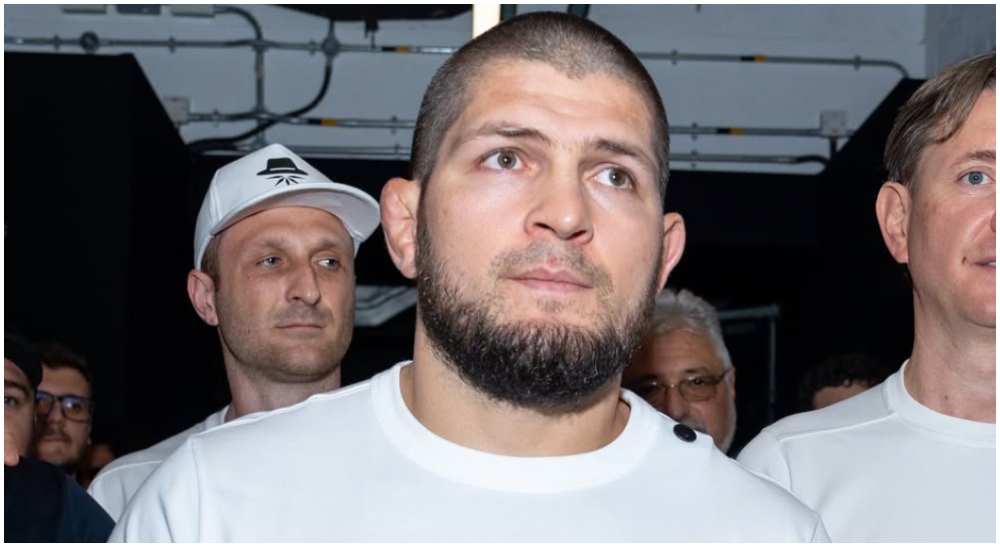 Khabib Nurmagomedov Contraint de Quitter un Avion – Regardez l’Incident